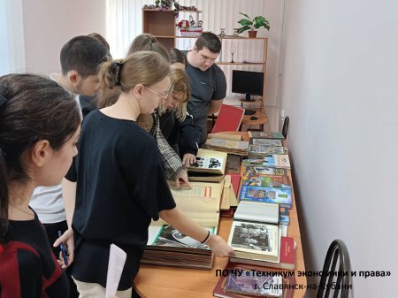 Экскурсия в Архивный отдел управления делами администрации муниципального образования Славянский район