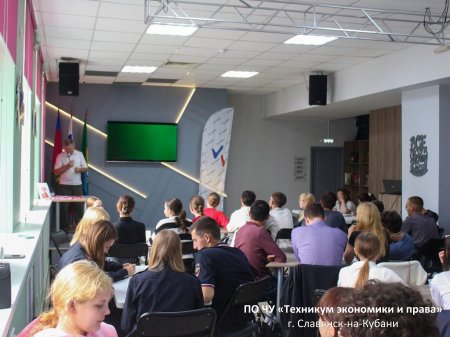 «Поклонимся великим тем годам»