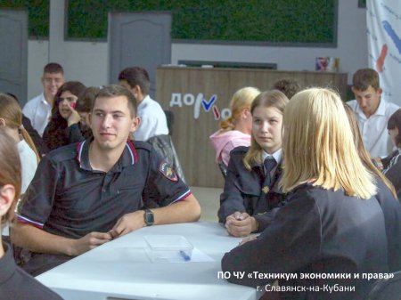 «Поклонимся великим тем годам»