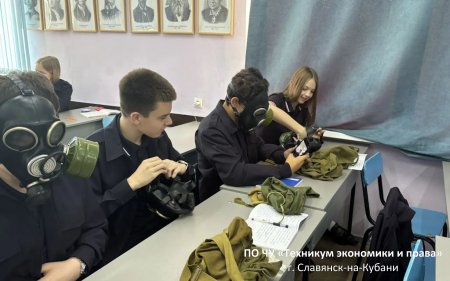 Важные навыки — в надёжных руках: в техникуме прошли занятия по ОБЗР Важные навыки — в надёжных руках: в техникуме прошли занятия по ОБЗР